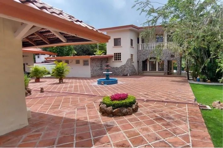 Se Vende Casa en Punta Barco, San Carlos