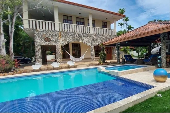 Se Vende Casa en Punta Barco, San Carlos