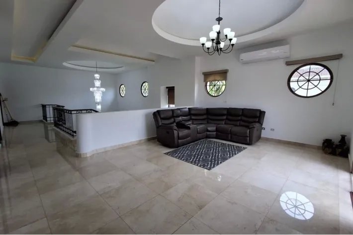 Se vende casa en Senderos de Caminos de Cruces, Ancón