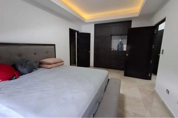 Se vende casa en Senderos de Caminos de Cruces, Ancón