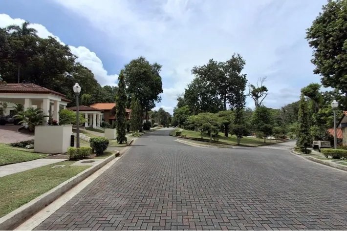 Se vende casa en Senderos de Caminos de Cruces, Ancón