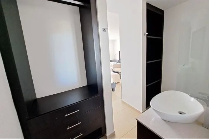 Venta de apartamento reposeído en PH Town Center, Playa Blanca