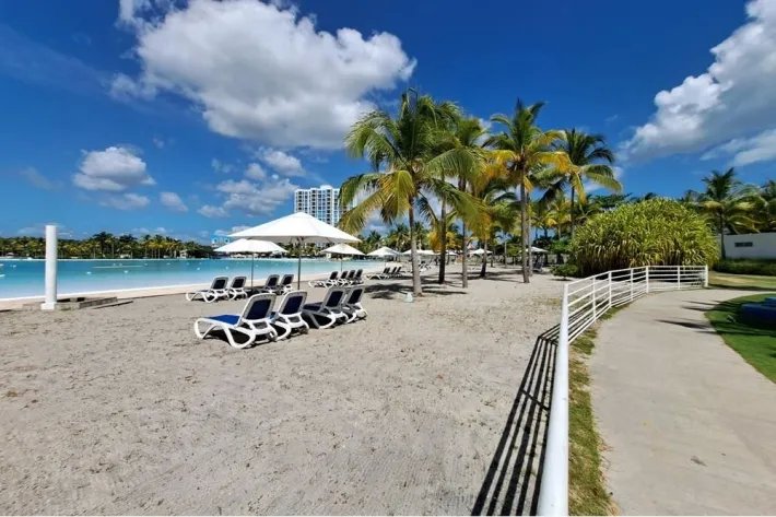 Repossessed apartment for sale in PH Town Center, Playa Blanca