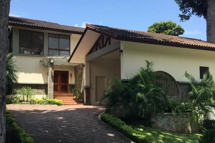 Empty house for sale in Residencial Camino de Cruces, Clayton, Panama