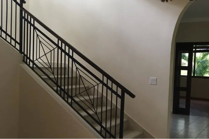 Venta de casa vacía en Residencial Camino de Cruces, Clayton, Panamá