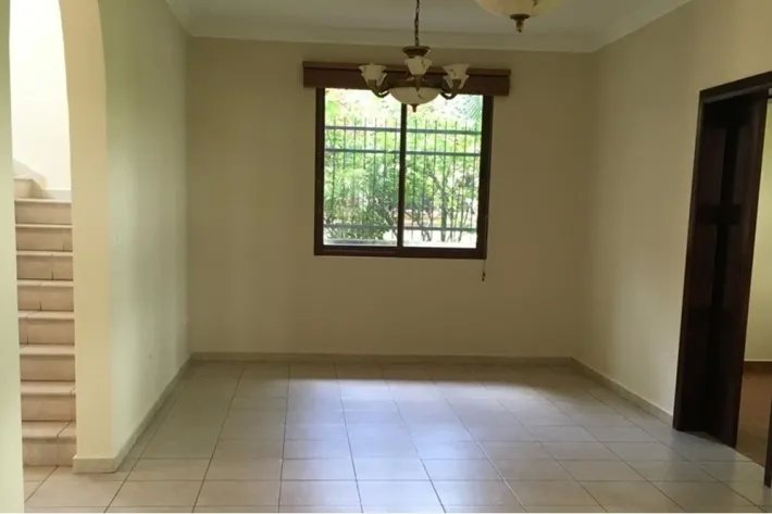Empty house for rent in Residencial Camino de Cruces, Clayton, Panama.