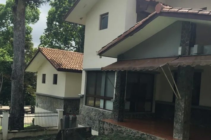 Empty house for rent in Residencial Camino de Cruces, Clayton, Panama.