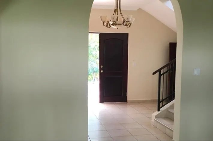 Empty house for rent in Residencial Camino de Cruces, Clayton, Panama.