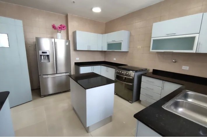 Se vende apartamento amoblado en San Francisco, Panamá