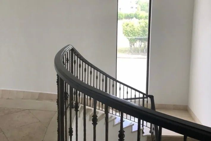 Venta de casa vacía en Paseo del Parque, Costa del Este, Panamá