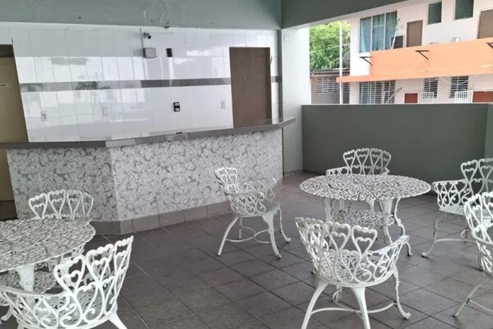 Venta de apartamento con linea blanca en PH Condado Plaza, El Cangrejo, Panamá