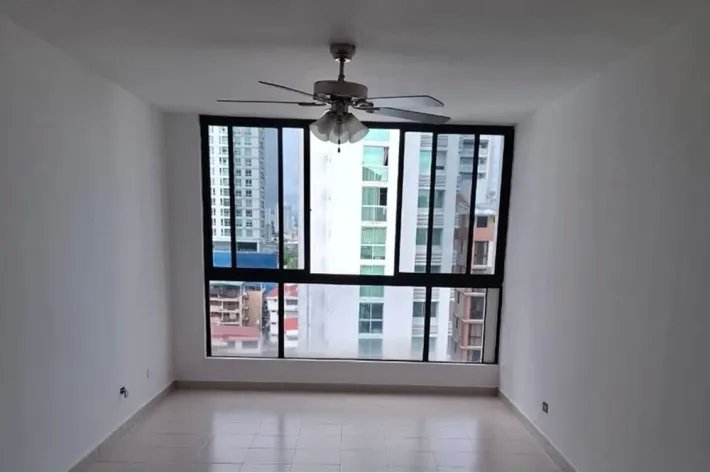 Venta de apartamento con linea blanca en PH Condado Plaza, El Cangrejo, Panamá