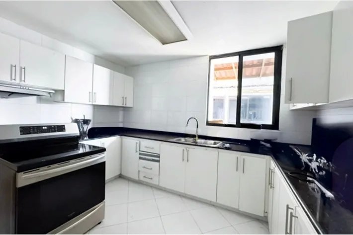 Venta de apartamento con linea blanca en PH Condesa del Mar, Avenida B...