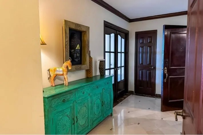 Venta de apartamento con linea blanca en PH Condesa del Mar, Avenida Balboa