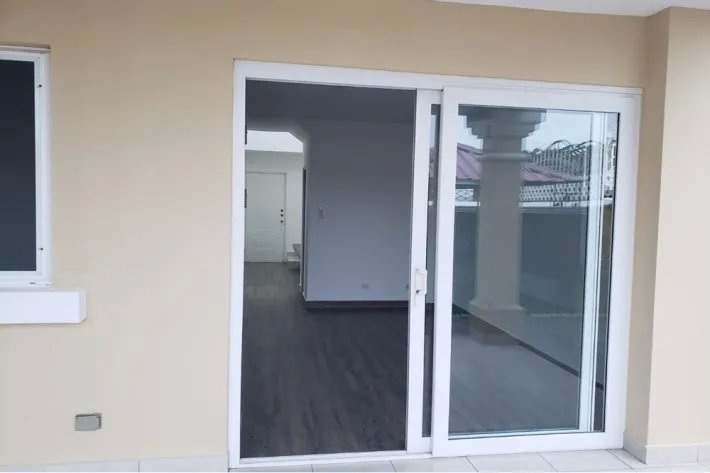 Venta de casa vacía en Villa Alta, Brisas del Golf, Panamá