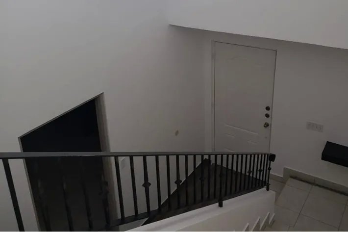 Empty house for sale in Villa Alta, Brisas del Golf, Panama