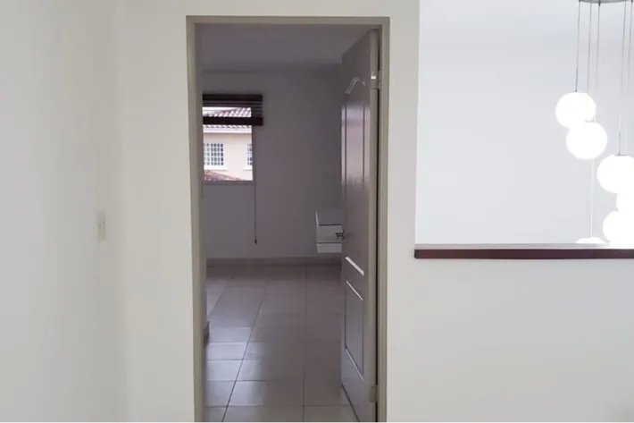 Empty house for sale in Villa Alta, Brisas del Golf, Panama