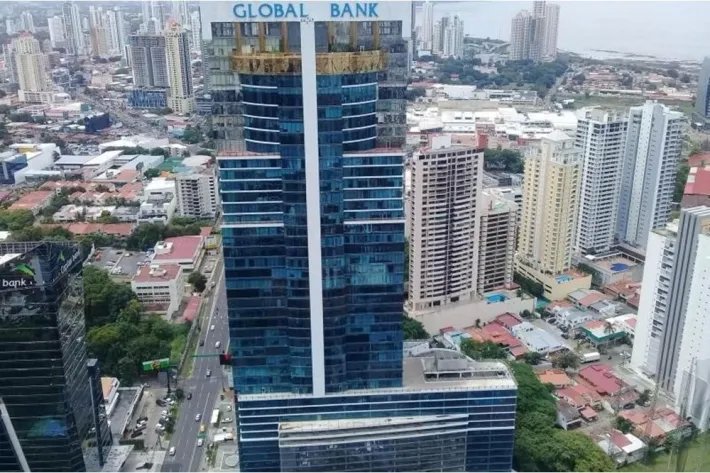 Empty office for rent in Torre Global Bank, Calle 50, Panama