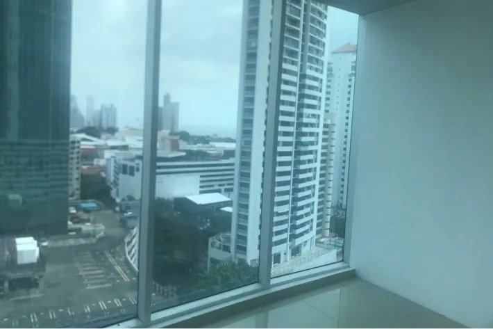 Empty office for rent in Torre Global Bank, Calle 50, Panama