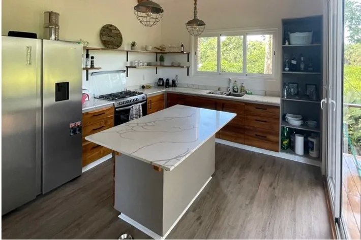 Casa amoblada en venta en Bocas del Toro