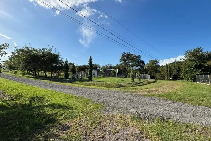 Se vende lote de terreno en Hacienda La Florenciana, Las Uvas, San Carlos