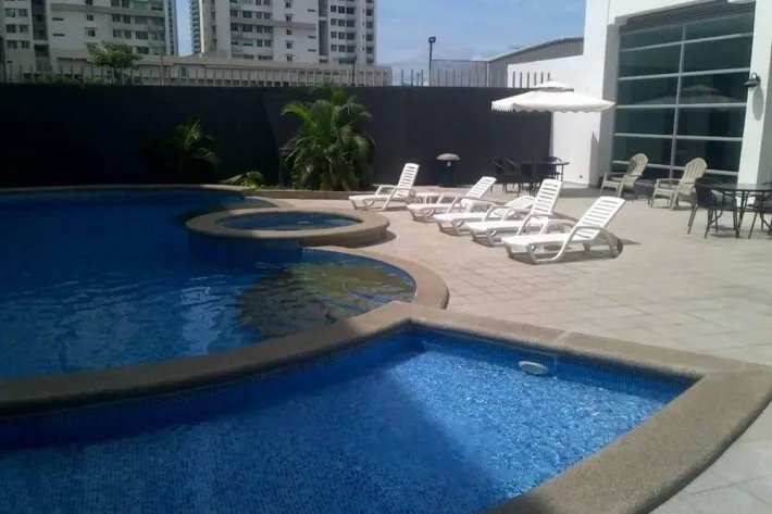 Apartamento en Venta en PH Pijao, Costa del Este. Amoblado Moderno