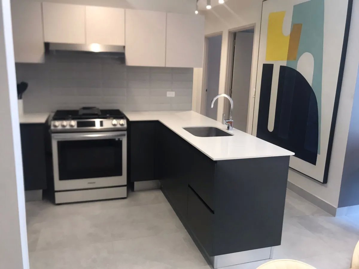 Apartment For Sale in Vía Argentina