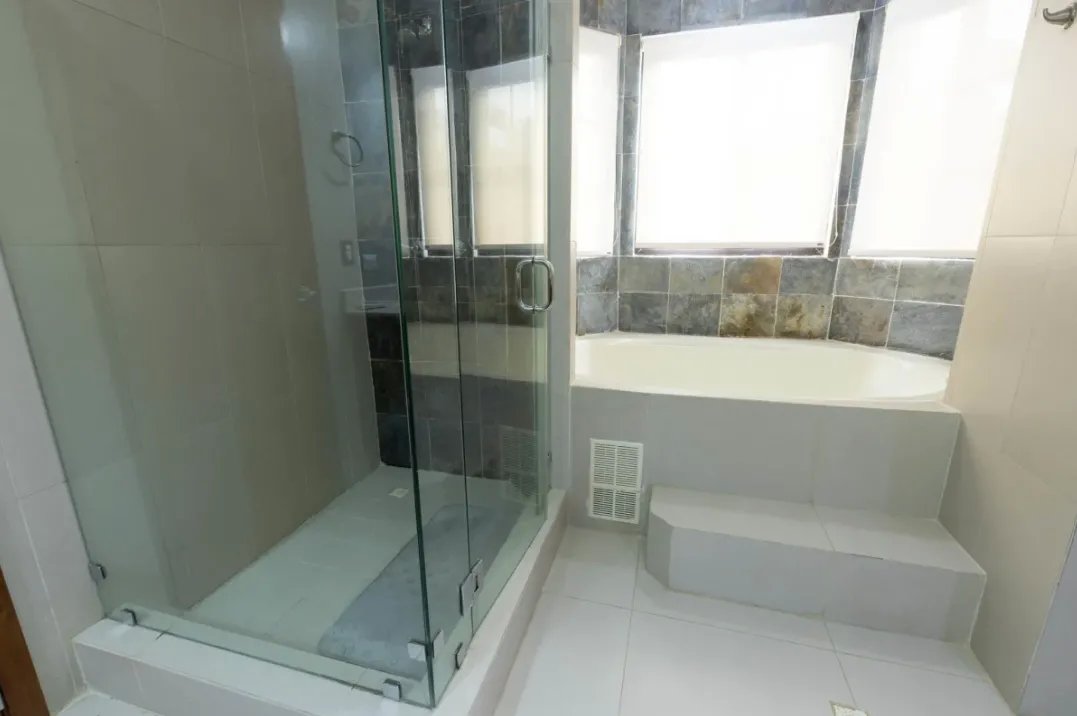 House For Sale in Costa Sur