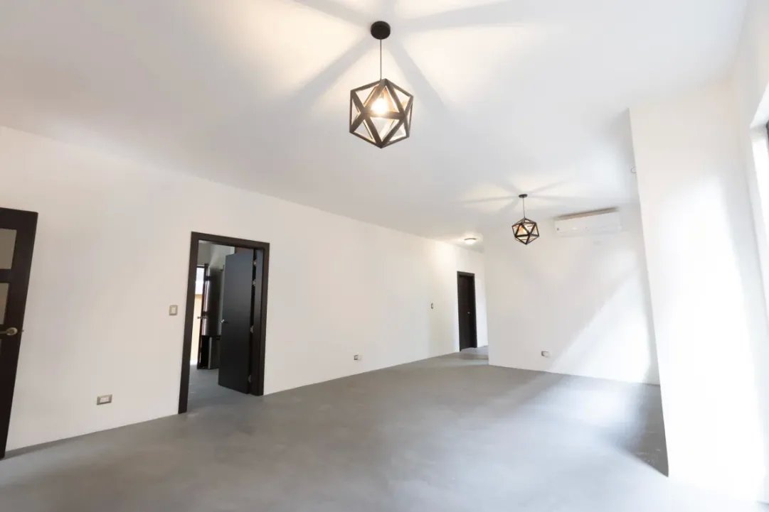 House For Sale in Costa Sur