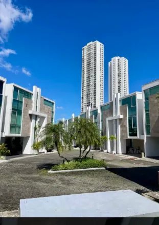 Alquiler de casa amoblado en Altos de Golf, San Francisco, Panamá