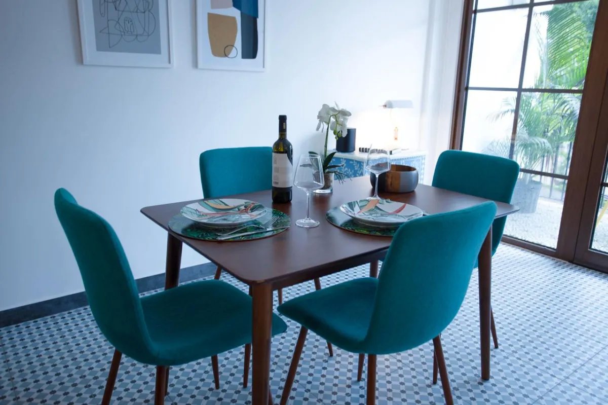 Apartment For Sale in Casco Antiguo