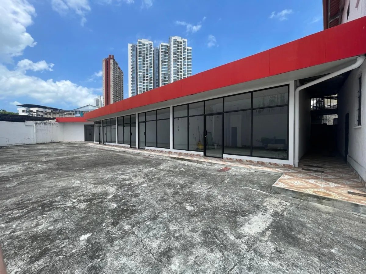 House For Sale in Parque Lefevre