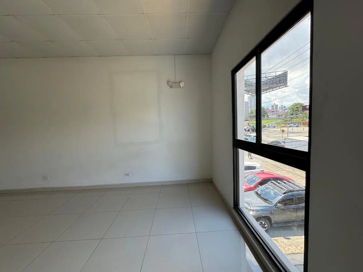 Venta de Plaza Comercial en Parque Lefevre