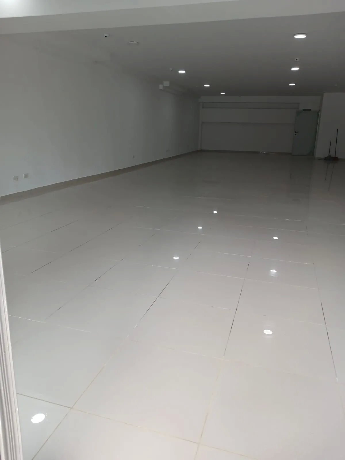 Apartment For Sale in Avenida Balboa