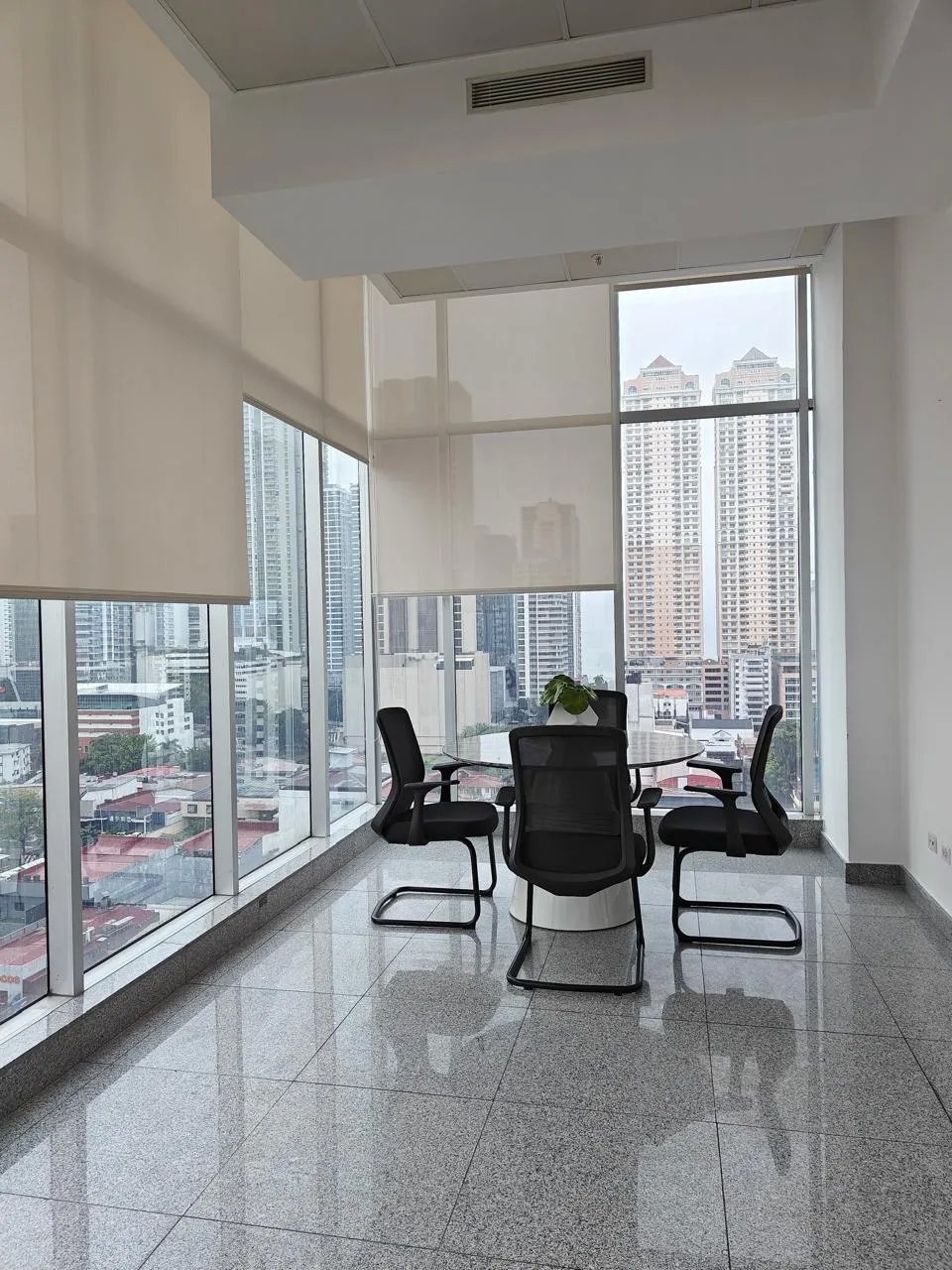 Office For Rent in Bella vista