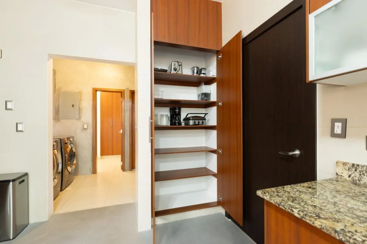 Venta de casa amoblada en Residencial el Doral, Costa Sur, Panamá