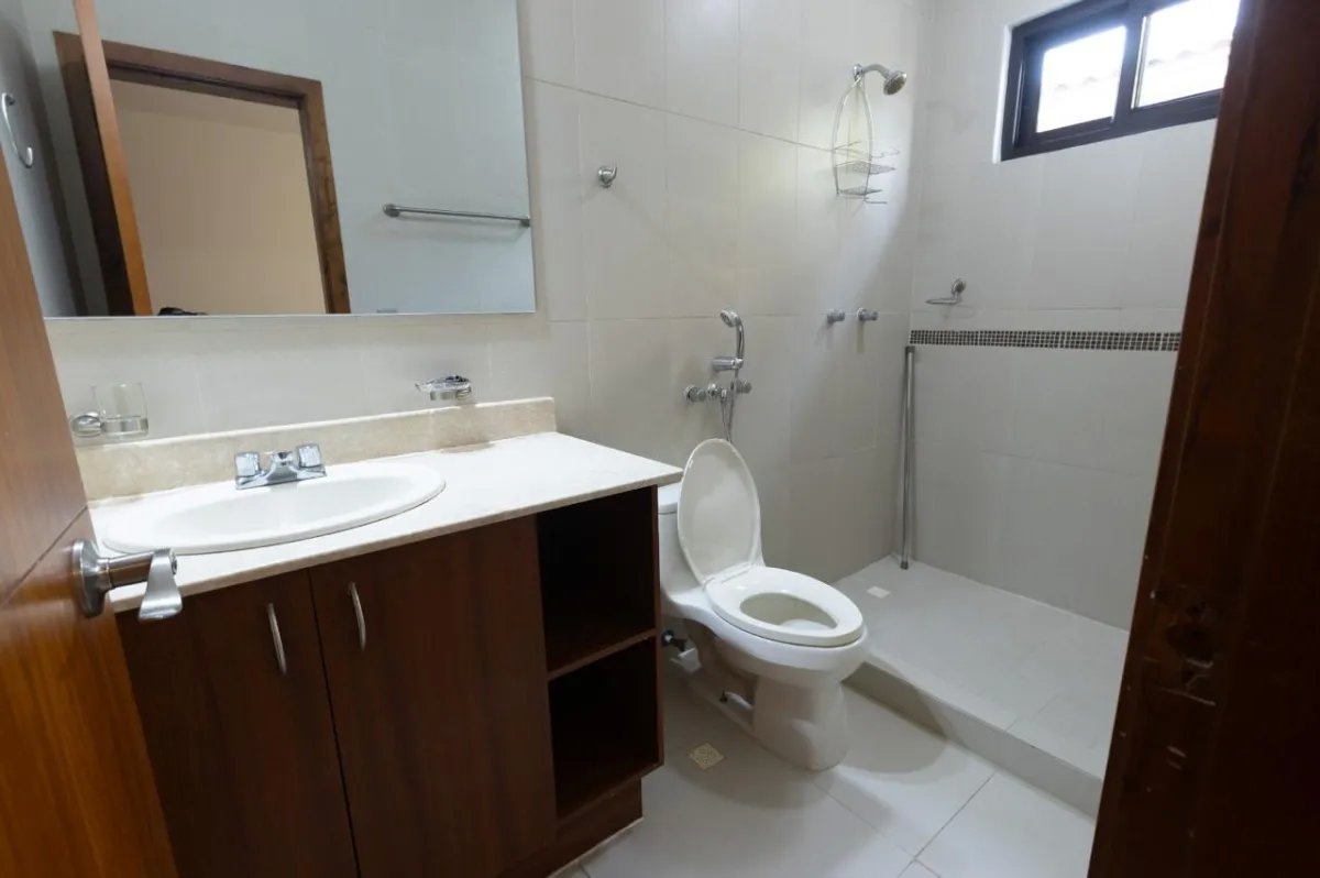 Venta de casa amoblada en Residencial el Doral, Costa Sur, Panamá