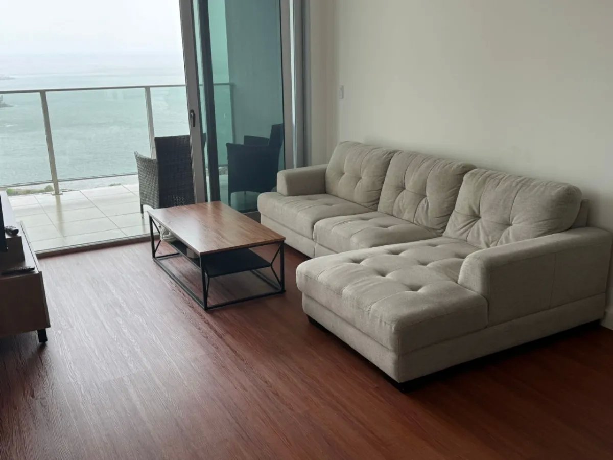 Apartamento amoblado con vista al mar, Avenida Balboa