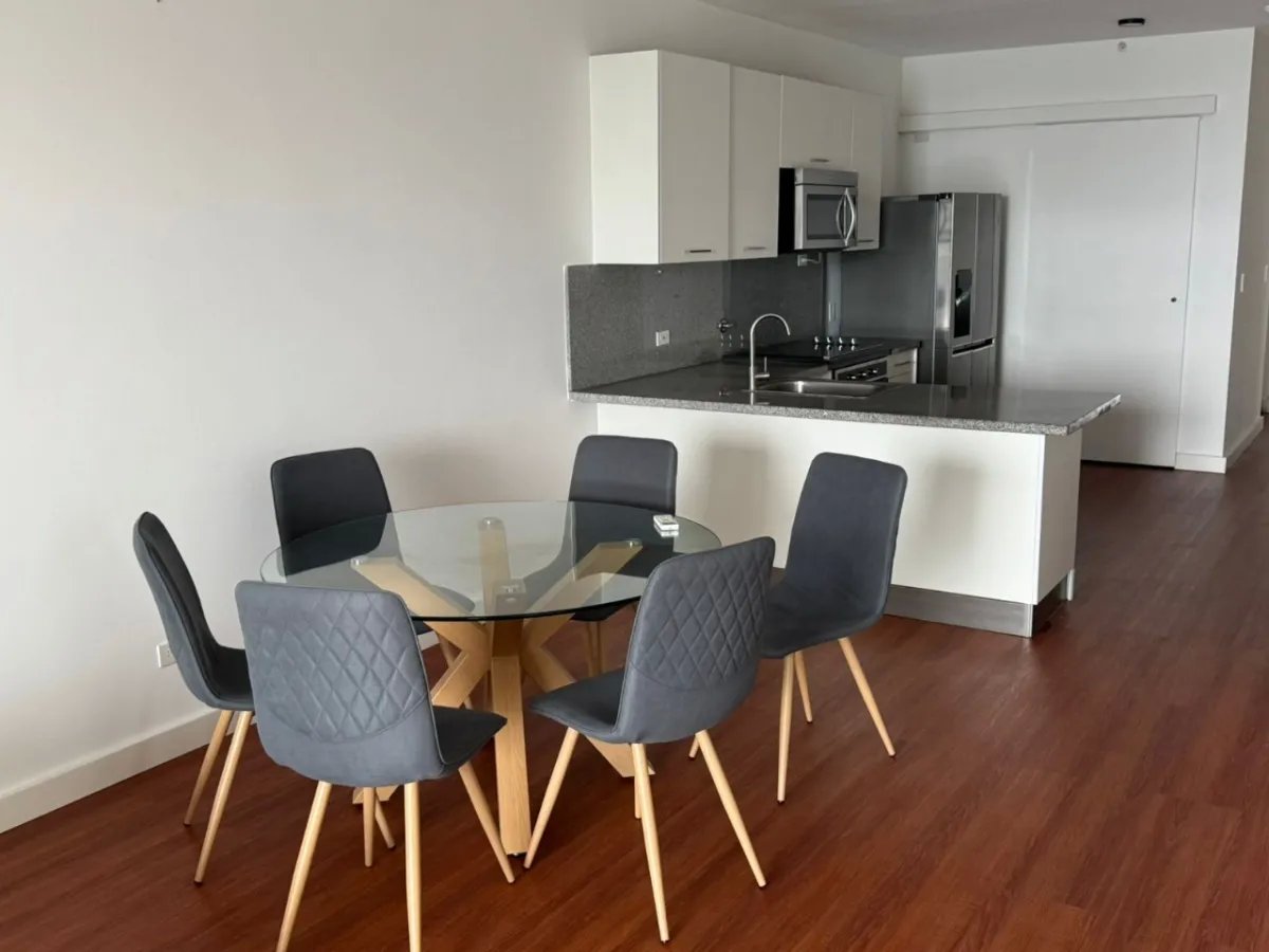Apartamento amoblado con vista al mar, Avenida Balboa