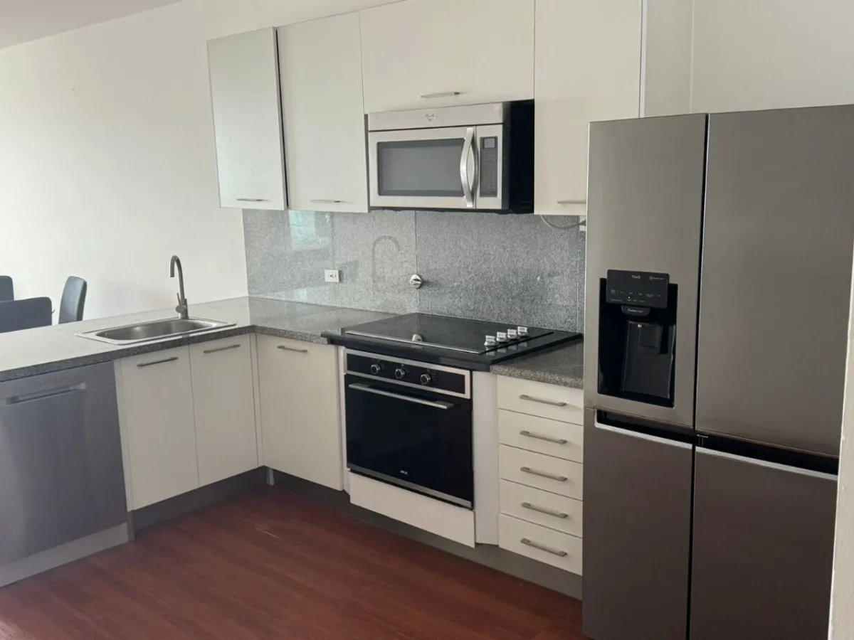 Apartamento amoblado con vista al mar, Avenida Balboa