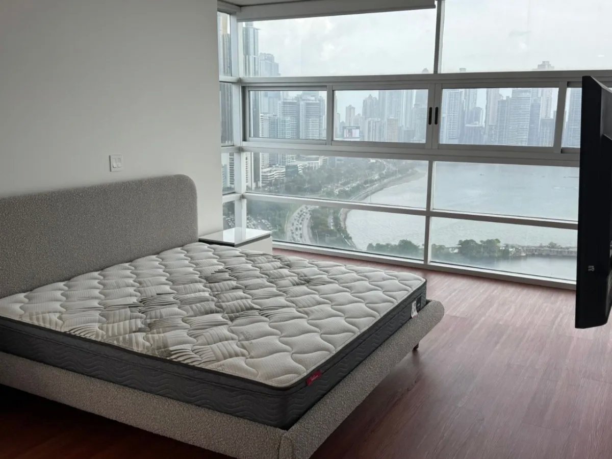 Apartamento amoblado con vista al mar, Avenida Balboa