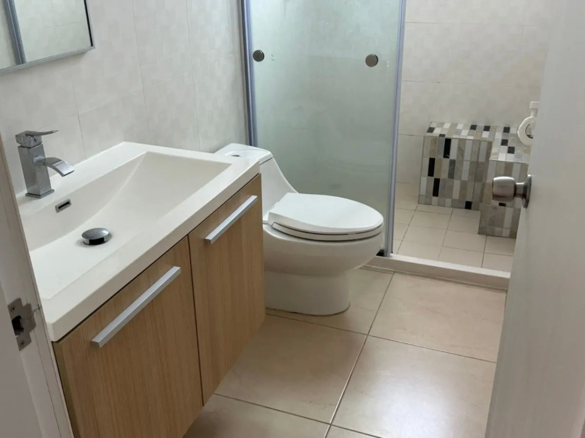 Apartamento amoblado con vista al mar, Avenida Balboa
