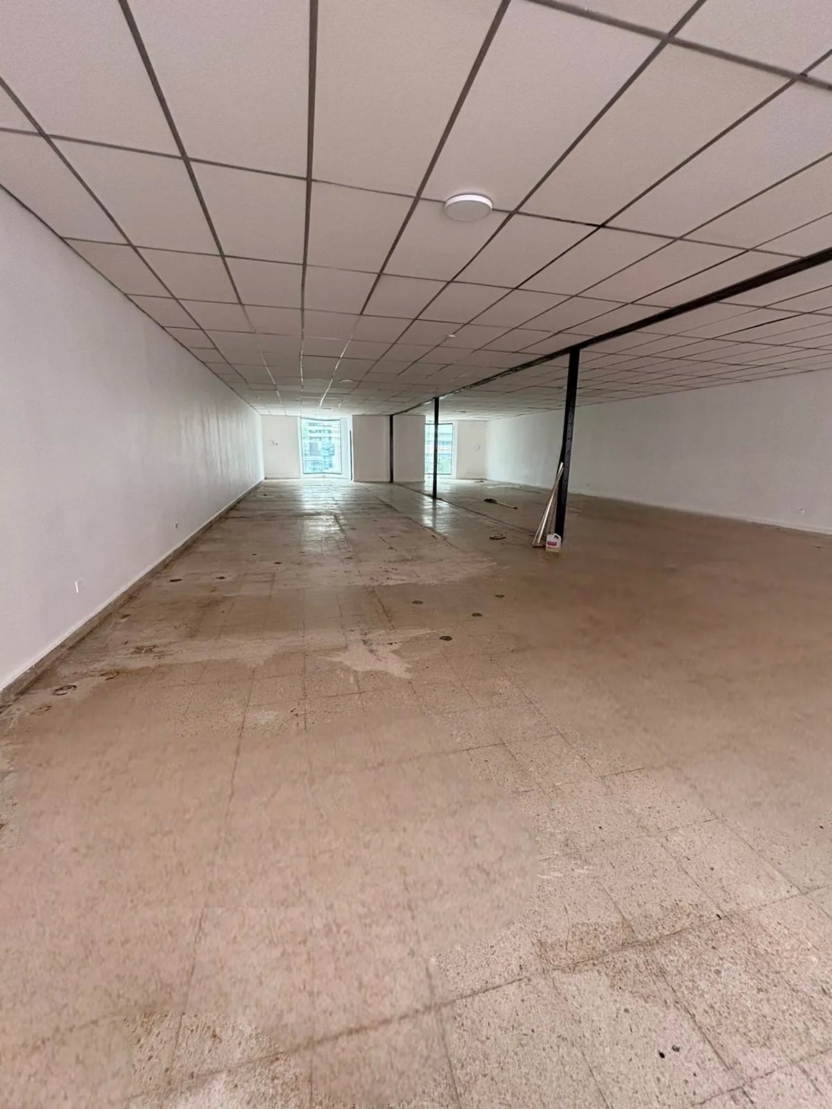 Alquiler de locales comerciales, Plaza Comercial Las Piramides