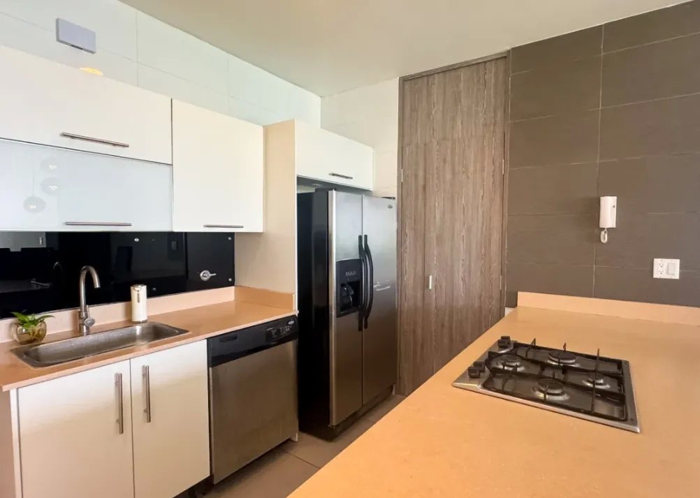 Apartment For Rent in Avenida Balboa