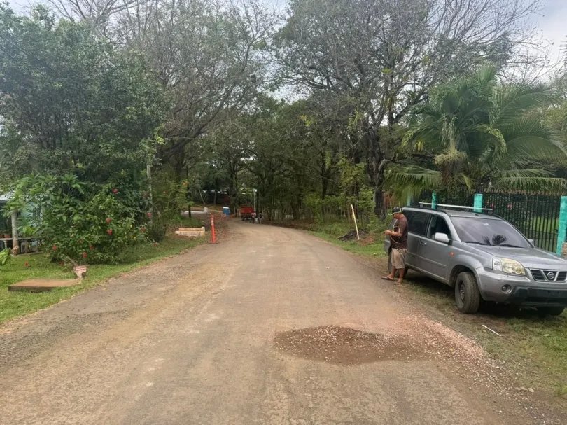 Hostal en venta en Playa Santa Catalina, Veraguas con casa en la Ave. Central.