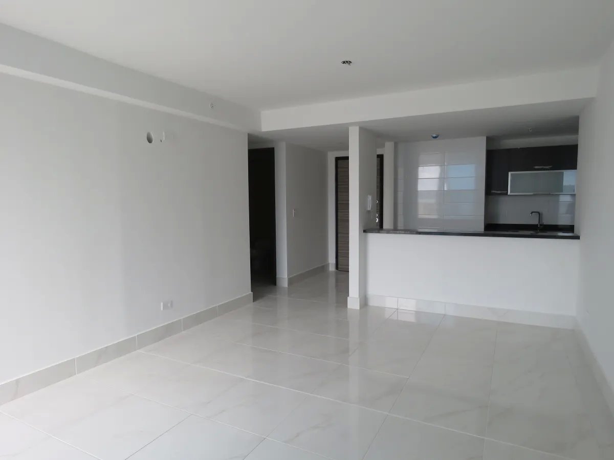 Apartment For Sale in Edison Park