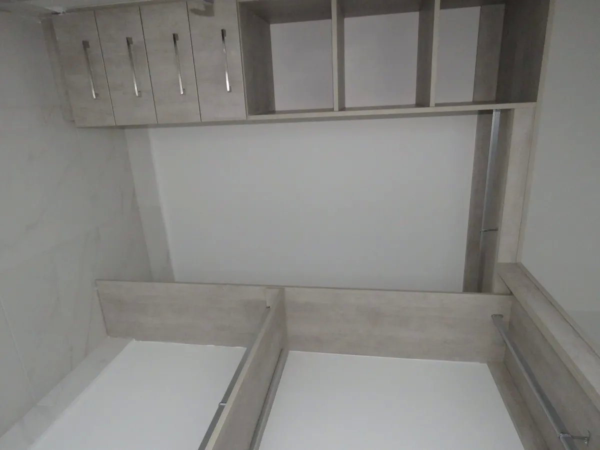 Apartment For Sale in Edison Park