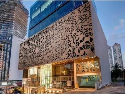 Office For Rent in Calle 51 Este