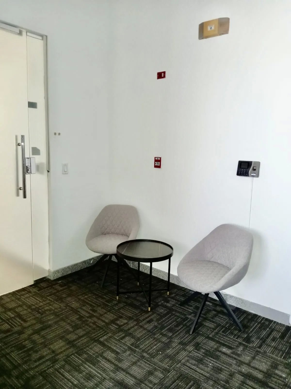 Office For Rent in Calle 51 Este