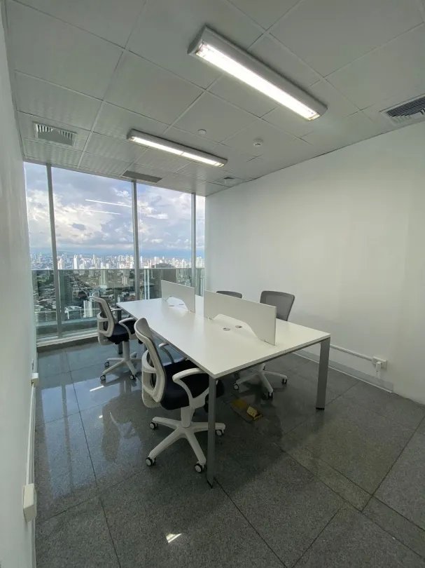Alquiler de oficina amoblada en Torre F&F en calle 50, Panamá